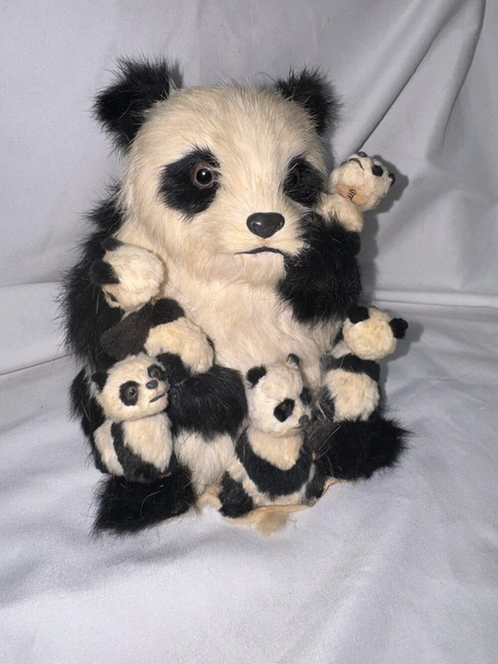 VTG mama Panda with cubs sculpture